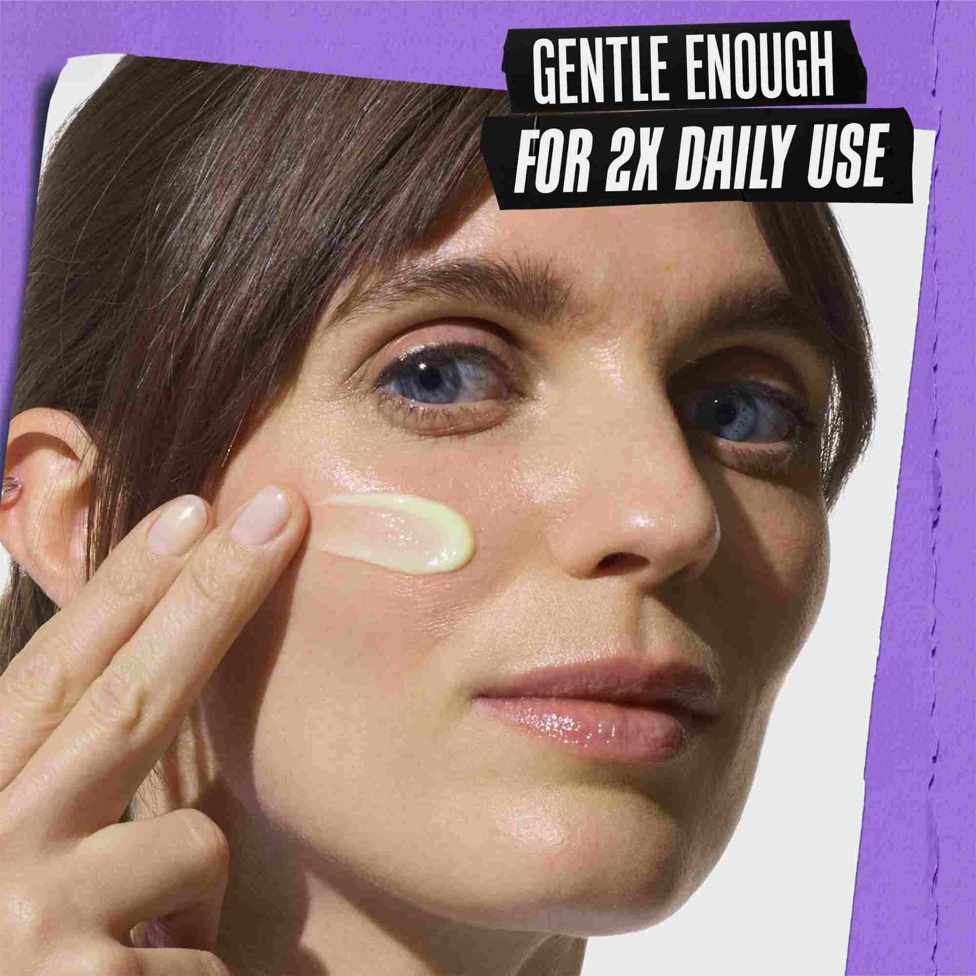 Model with a sample of Kiehl's Retinol Skin Renewing Daily Microdose on their face