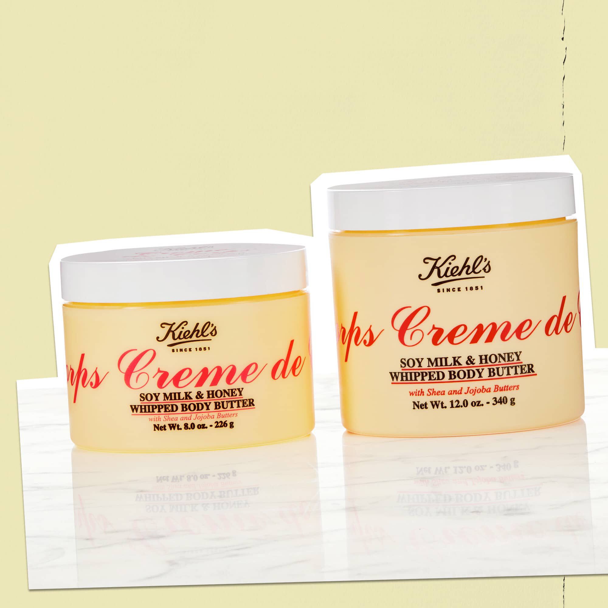 İki adet Creme de Corps Whipped Butter Body Butter şişesi, mevcut boyutları gosteriyor.