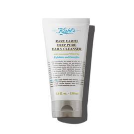 Beyaz bir arka plan uzerinde 75 ml'lik bir Kiehl's Rare Earth Deep Pore Daily Cleanser tupu.