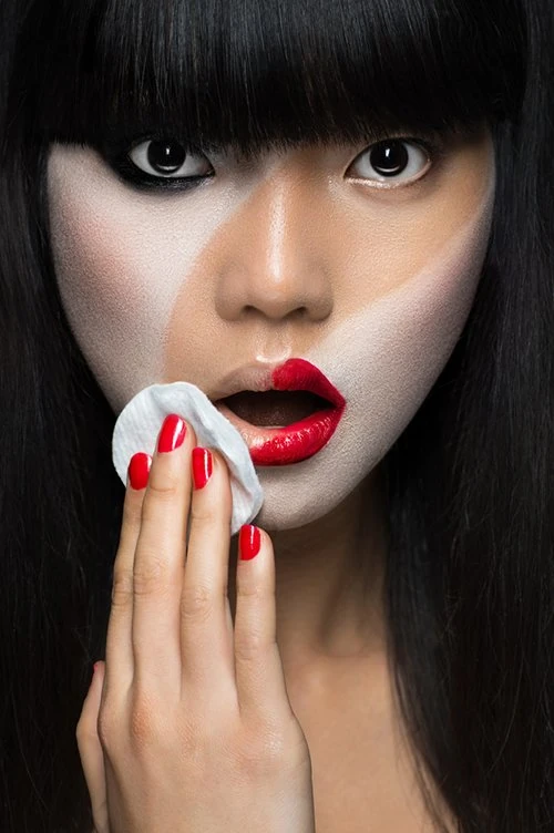https://www.kiehls.com.tr/media/kiehls_blog_images/19-07/23/goz-makyaj-nasil-temizlenir.webp